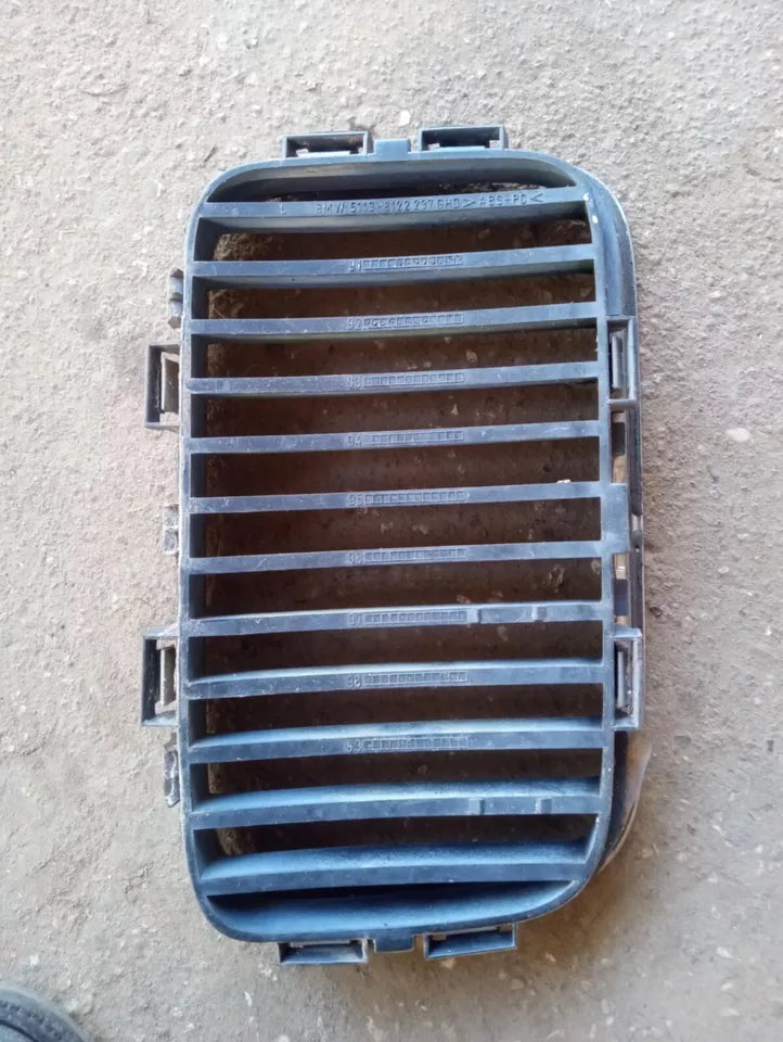 BMW Radiator Right Front Grill Black and Chrome E36 51138122237 OEM