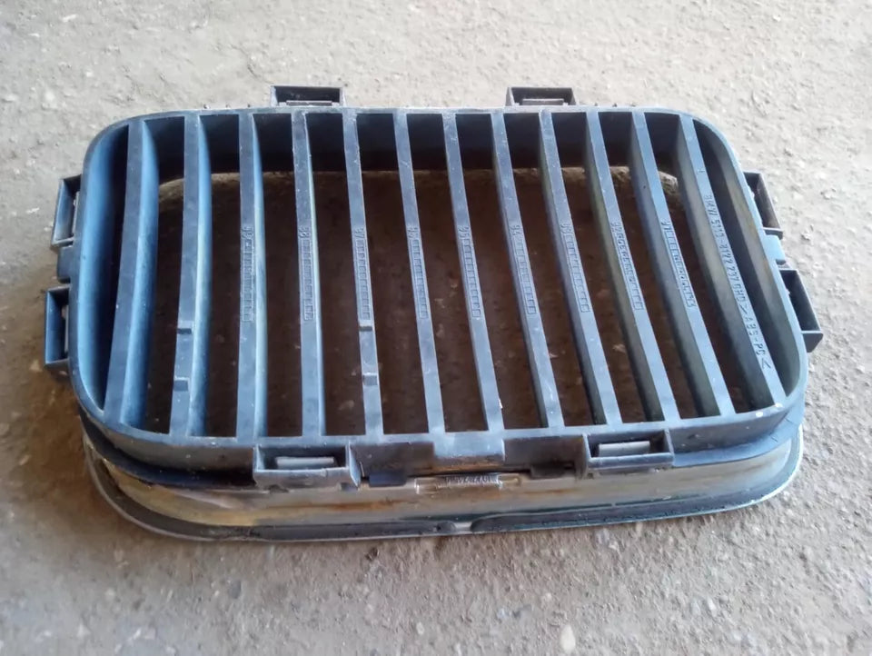 BMW Radiator Right Front Grill Black and Chrome E36 51138122237 OEM